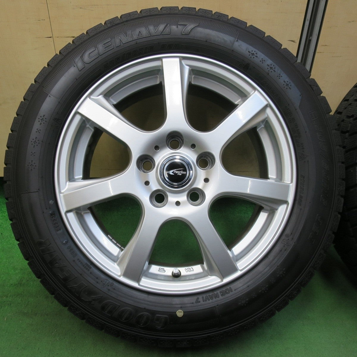 バリ溝！23年！キレイ！ほぼ10分★スタッドレス 205/60R16 グッドイヤー アイスナビ7 ravrion P3 ラブリオン 16インチ PCD114.3/5H★5032009イス
