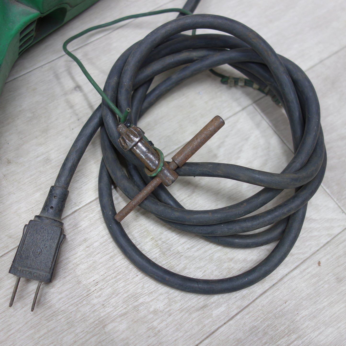 [送料無料] ◆日立 8mm タッパ 100V UT8V ねじ立て HITACHI 電動 工具 ジャンク◆