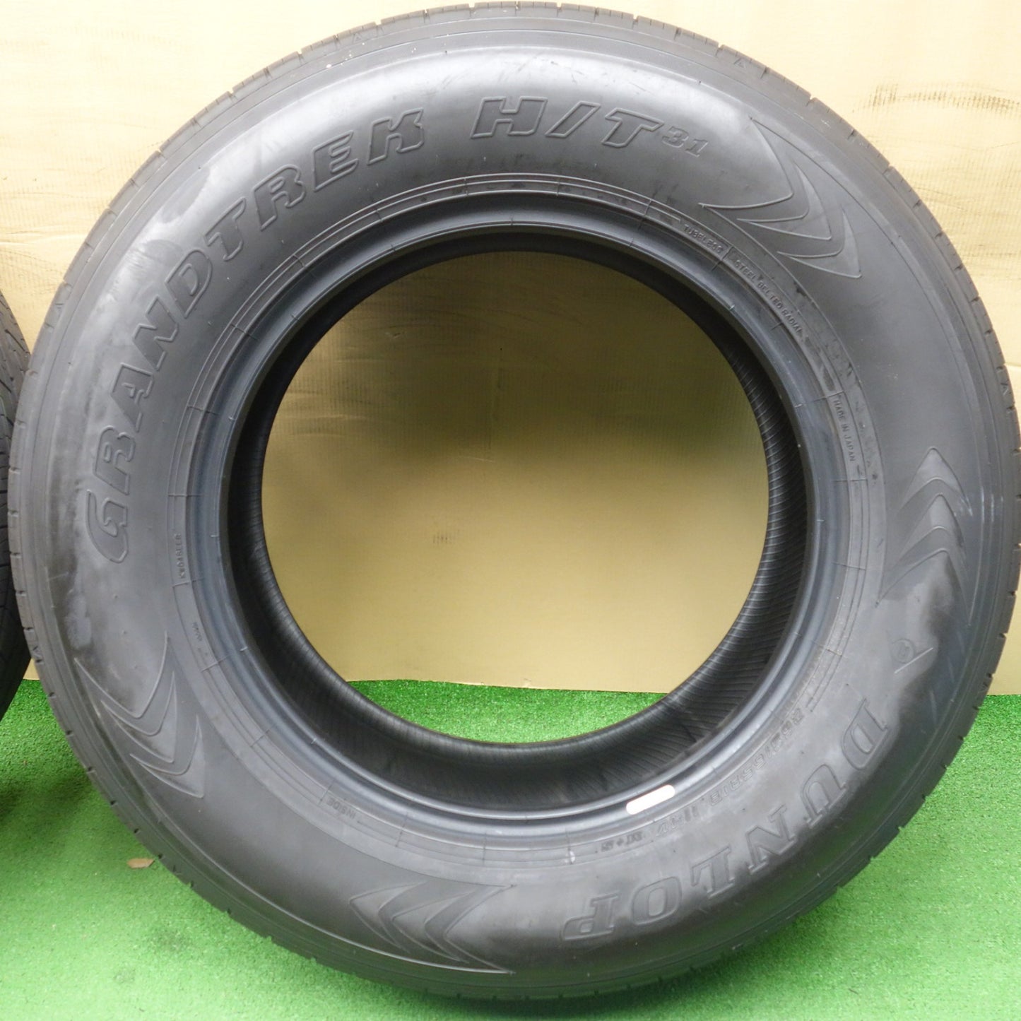 新車外し！26年★265/65R18 ダンロップ グラントレック H/T 31 タイヤ 18インチ ランクル 300 250 FJクルーザー エスカレード 等★6070502KTノタ