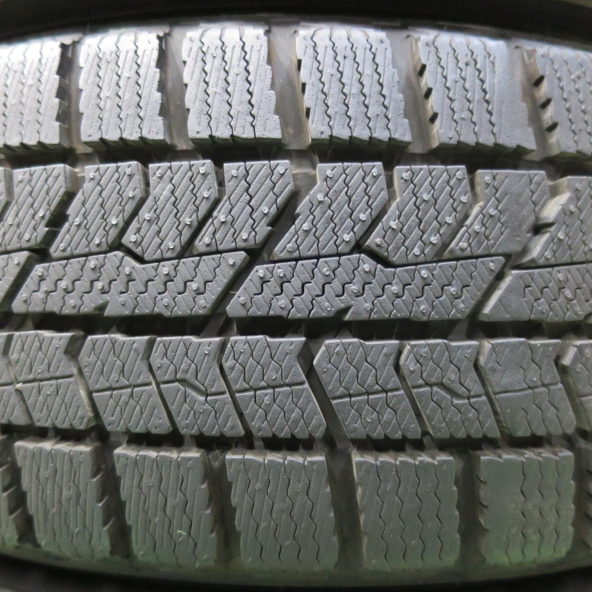 [送料無料] バリ溝！23年！キレイ！ほぼ10分★スタッドレス 175/65R15 トーヨー オブザーブ GIZ2 SIBILLA NEXT C5 シビラ 15インチ PCD100/4H★5010802イス