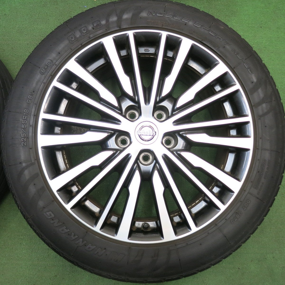 バリ溝！22年！キレイ！9分★日産 E52 エルグランド 純正 225/55R18 ナンカン NOBLE SPORT NS-20 18インチ PCD114.3/5H★5072601HAノ