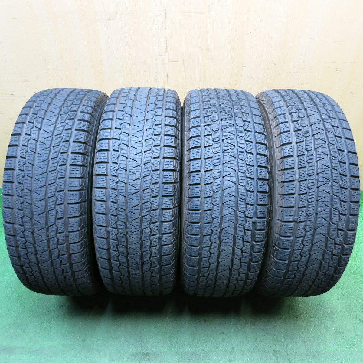 バリ溝！22年！キレイ！9.5分◎JEEP ジープ JL ラングラー アンリミテッド サハラ 純正 265/65R18 スタッドレス ヨコハマ アイスガード G075 18インチ PCD127/5H◎6071209HAス
