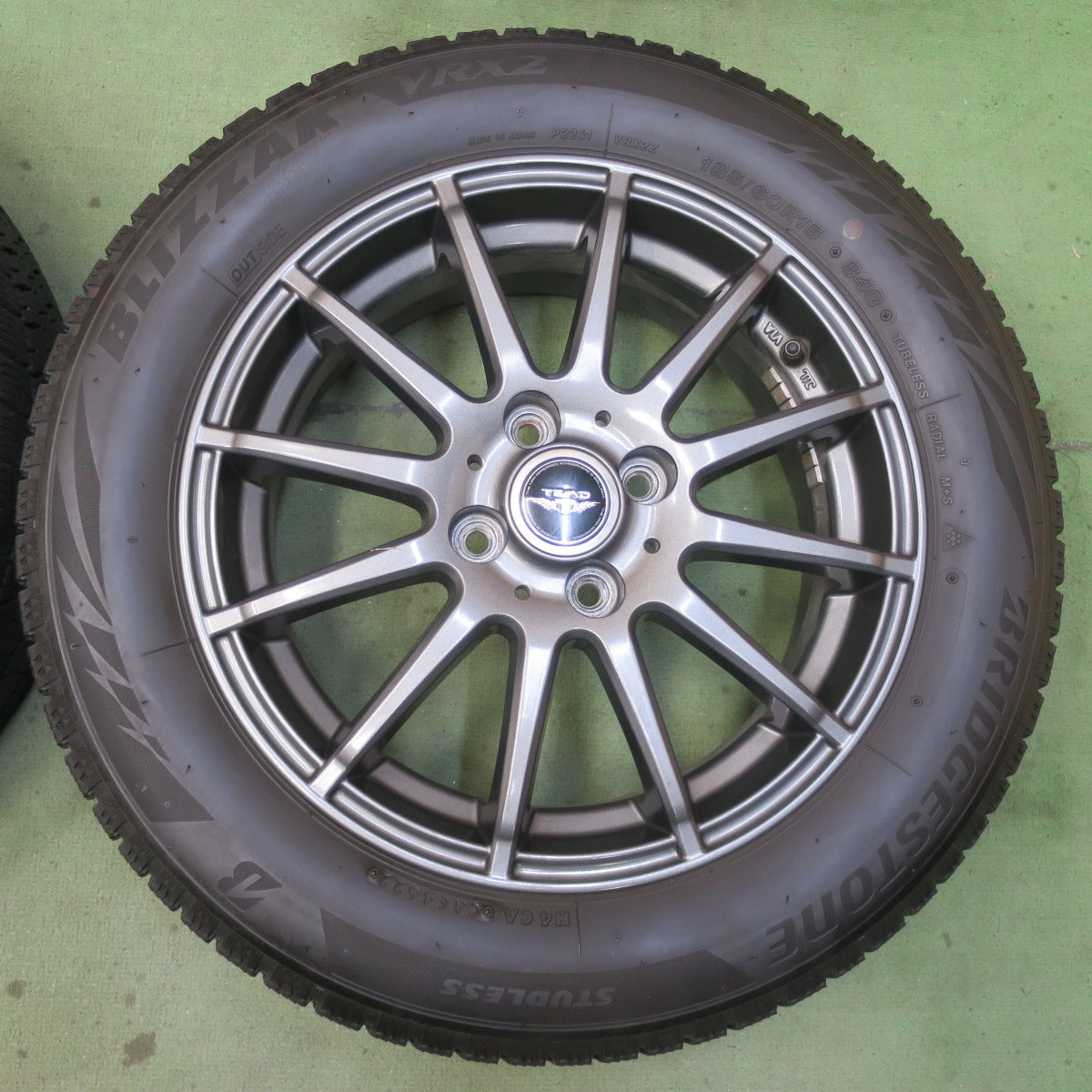 キレイ！22年◎スタッドレス 185/60R15 ブリヂストン ブリザック VRX2 TEAD テッド 15インチ PCD100/4H◎6090905イス