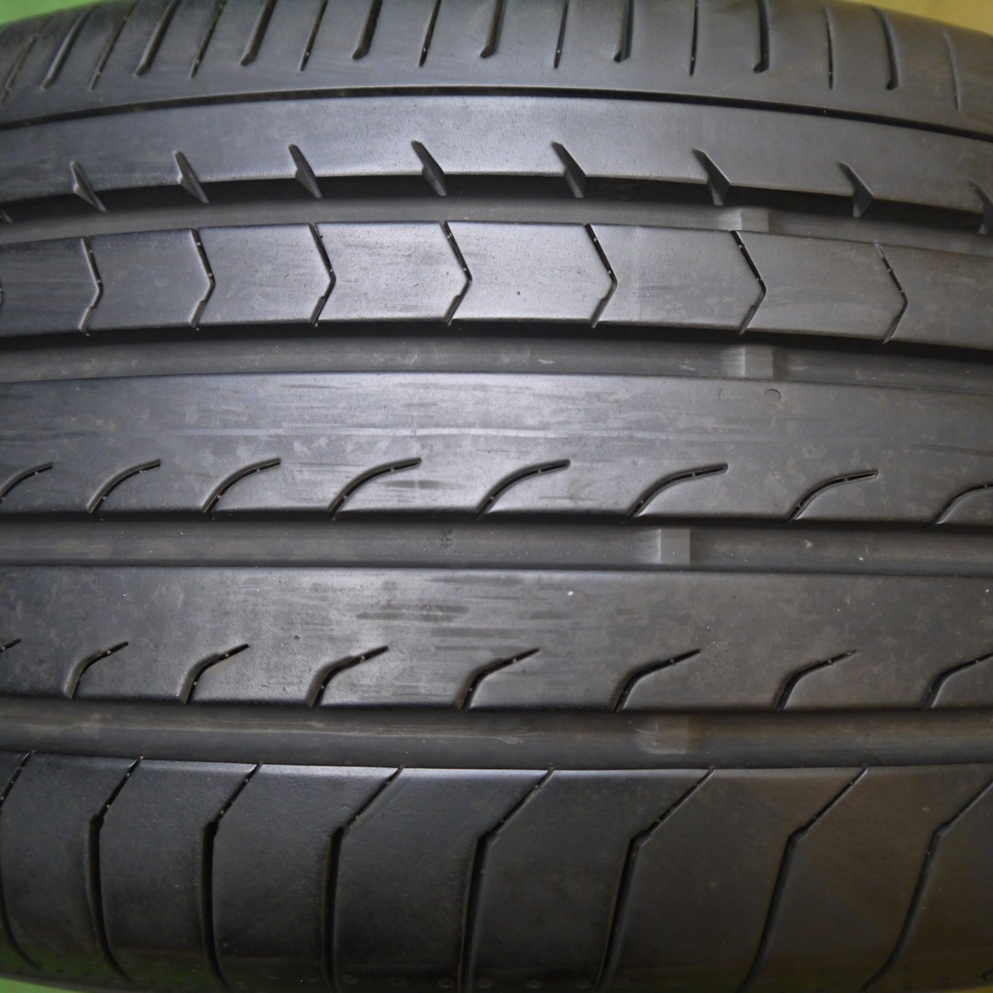 バリ溝！22年！9.5分！1本★235/50R18 ヨコハマ BluEarth-RV RV03 タイヤ 18インチ ブルーアース アルファード ヴェルファイア 等★5112511Hノタ