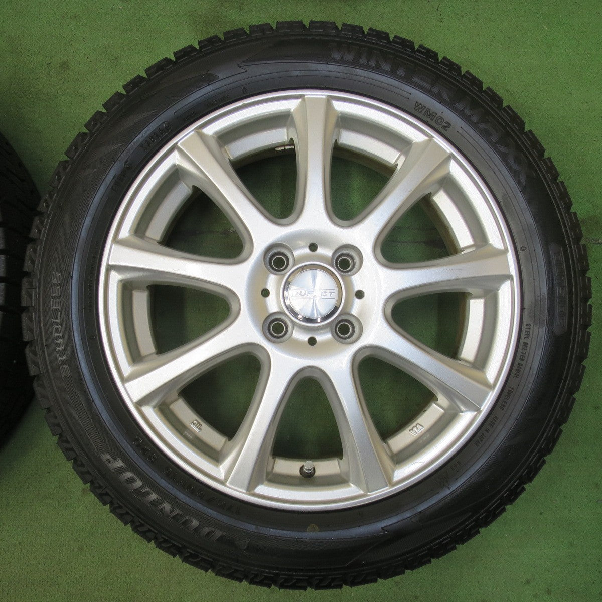 バリ溝！キレイ！9.5分以上★スタッドレス 175/60R16 ダンロップ ウインターマックス WM02 DUFACT デュファクト 16インチ PCD100/4H★6022501イス