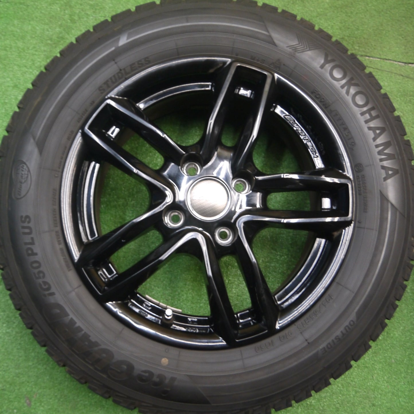 [送料無料] バリ溝！キレイ！9分★プジョー 等 EUROTECH GAYA5 195/65R15 スタッドレス ヨコハマ アイスガード iG50 プラス ユーロテック ガヤ5 PCD108/4H★4122310Hス