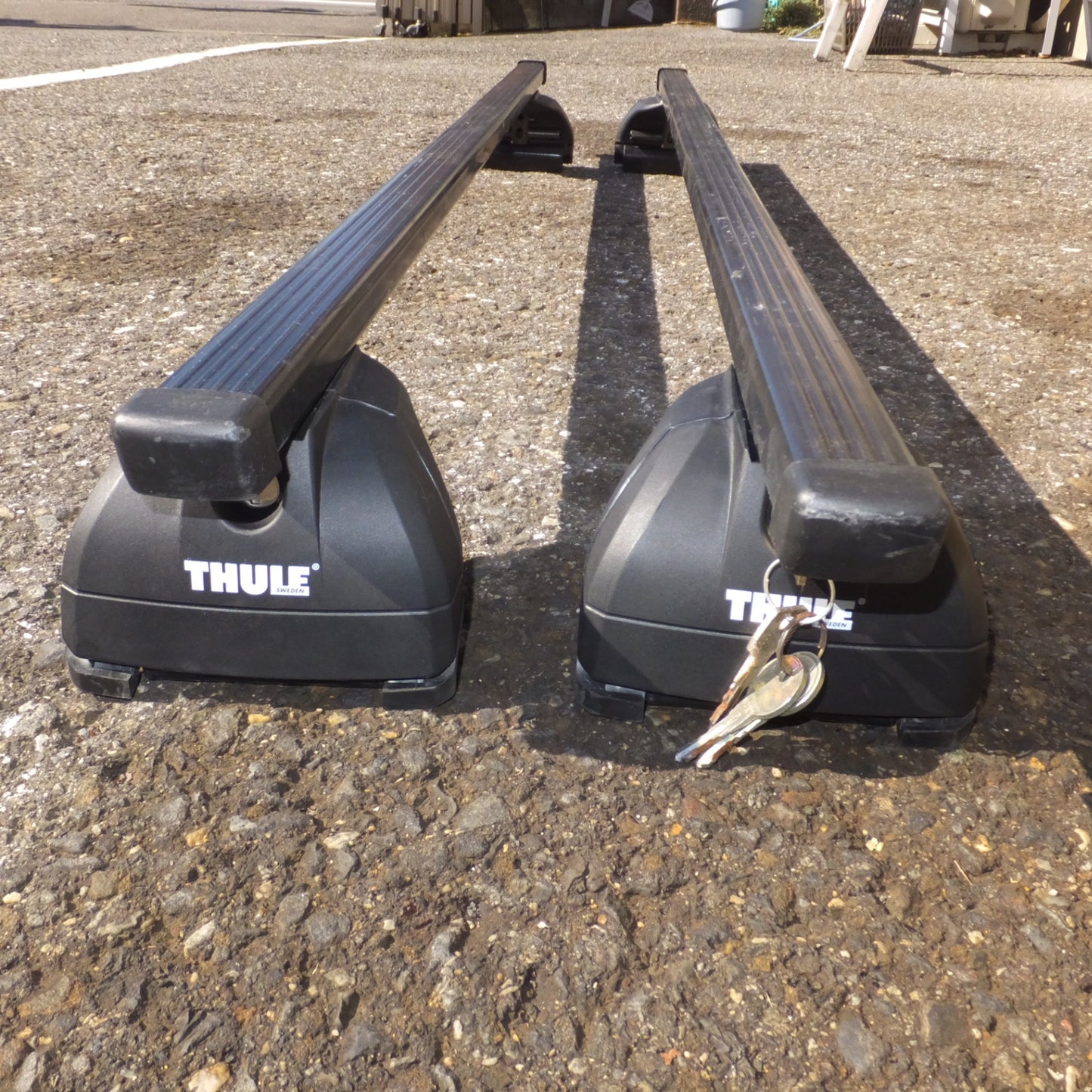 [送料無料] 岐阜発★スーリー THULE ベースキャリア 853-2341-07 2本 セット　バー 長さ 約 122cm★