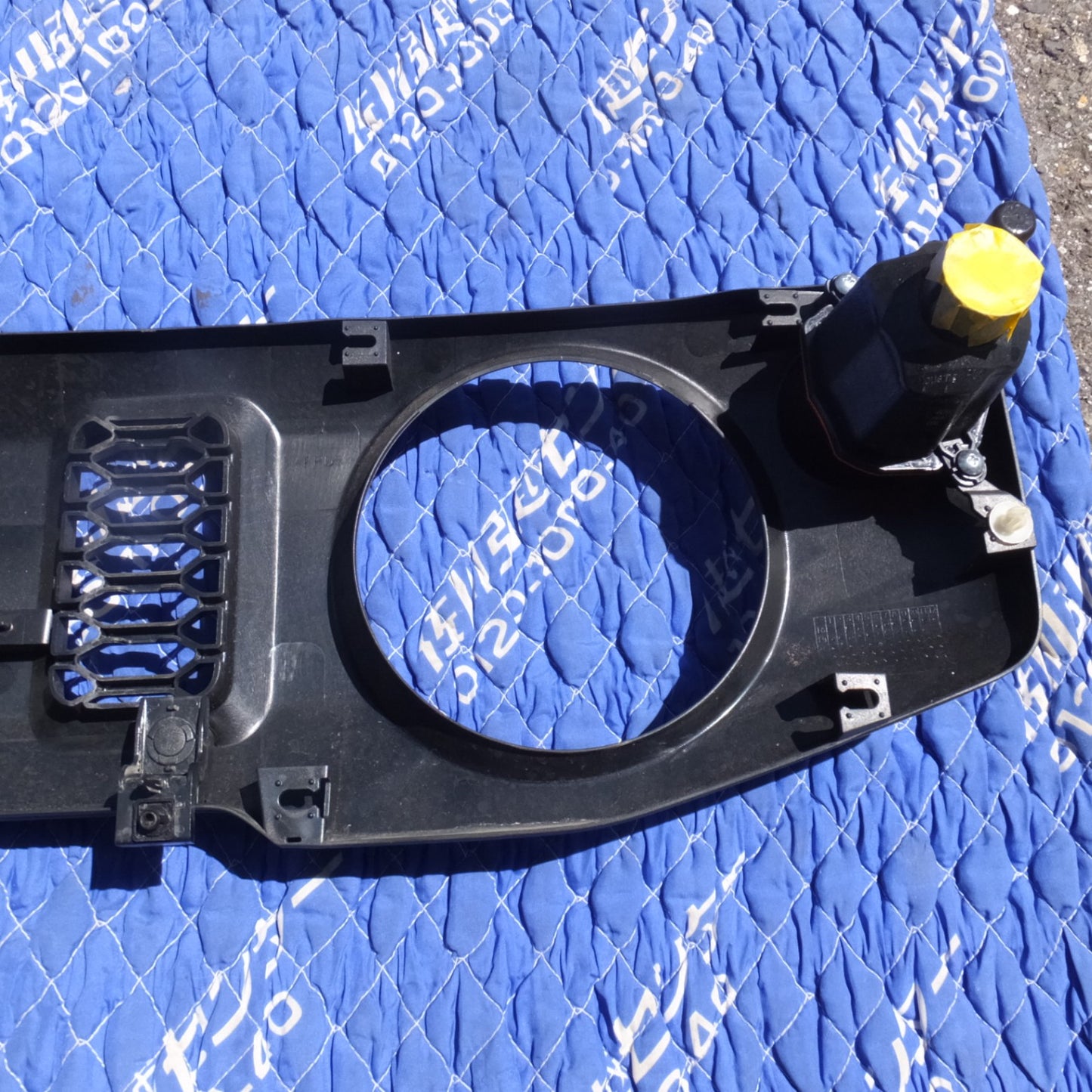 [送料無料] 岐阜発 新車外し★スズキ SUZUKI 純正 ジムニー JB64W JB74W フロントグリル 72111-78R0 ライト 付(3)★