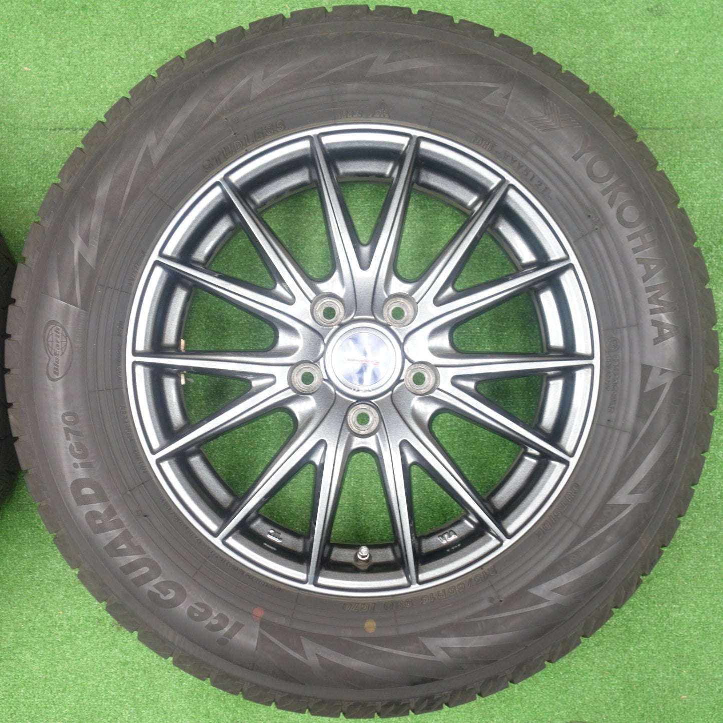 バリ溝！キレイ！9.5分★スタッドレス 215/65R16 ヨコハマ アイスガード iG70 VELVA SPORTZ ヴェルヴァ 16インチ PCD114.3/5H★6011605KTス