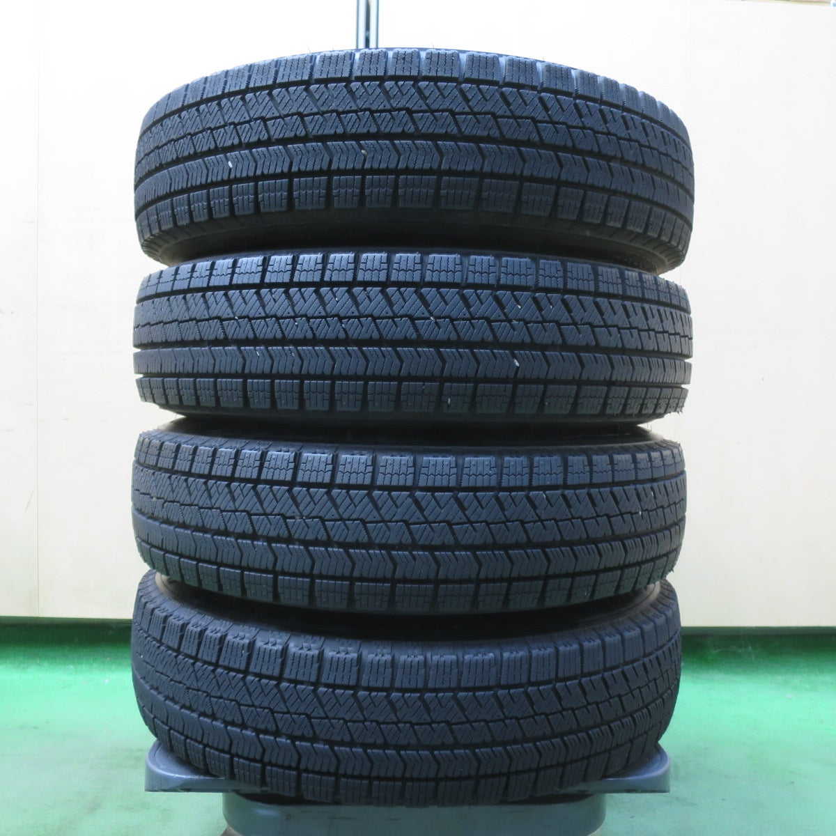 バリ溝！21年！8.5分★スタッドレス 145/80R13 ブリヂストン ブリザック VRX2 NIRVANA NV ニルヴァーナ ニルバーナ 13インチ PCD100/4H★5092008イス