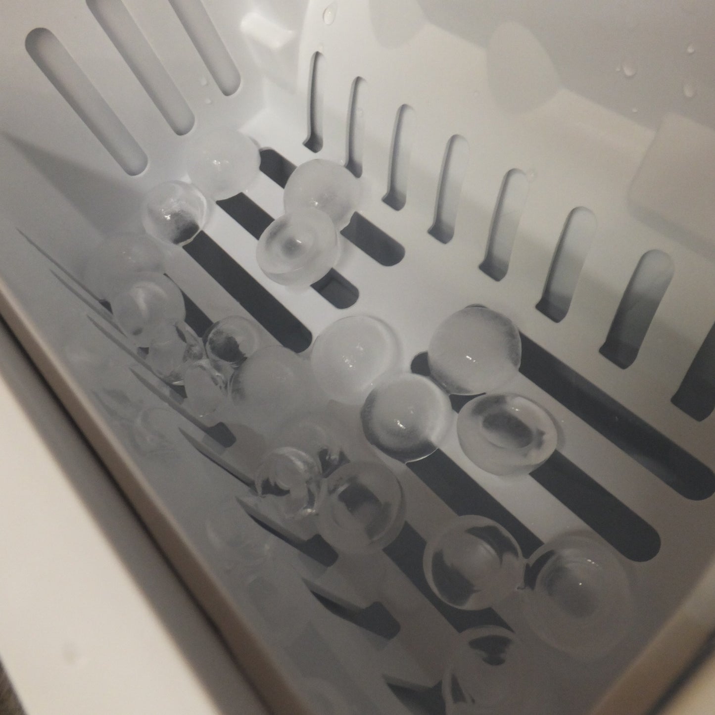 [送料無料] ★ベルソス ドン・キホーテ 情熱価格 JONETZ 高速製氷機 VS-DQ02-WH　100V 50/60Hz★