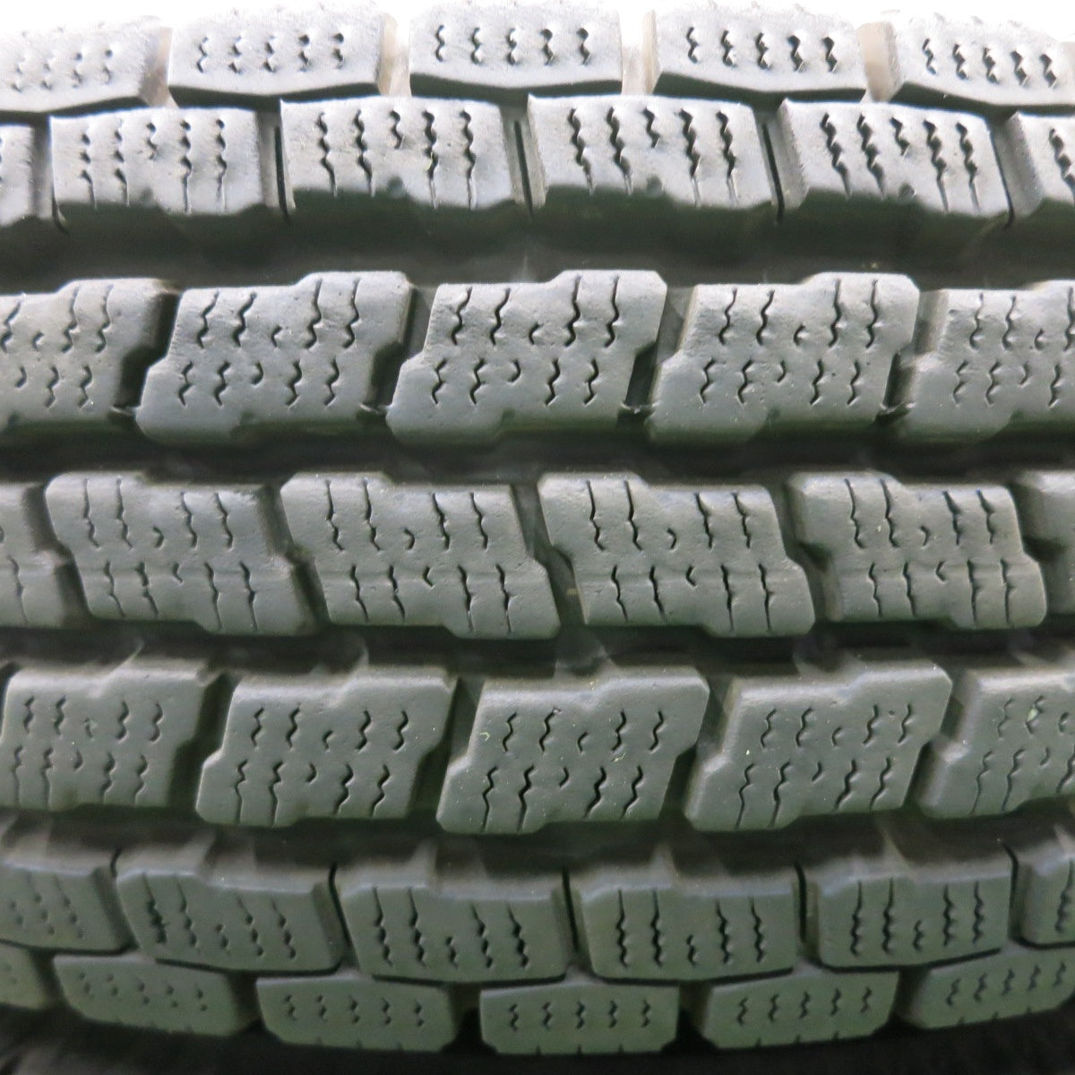 *送料無料* バリ溝！23年！キレイ！9.5分★スタッドレス 145/80R12 ヨコハマ アイスガード iG91 スチール PCD100 110 114.3/4H マルチ★4052401HAス