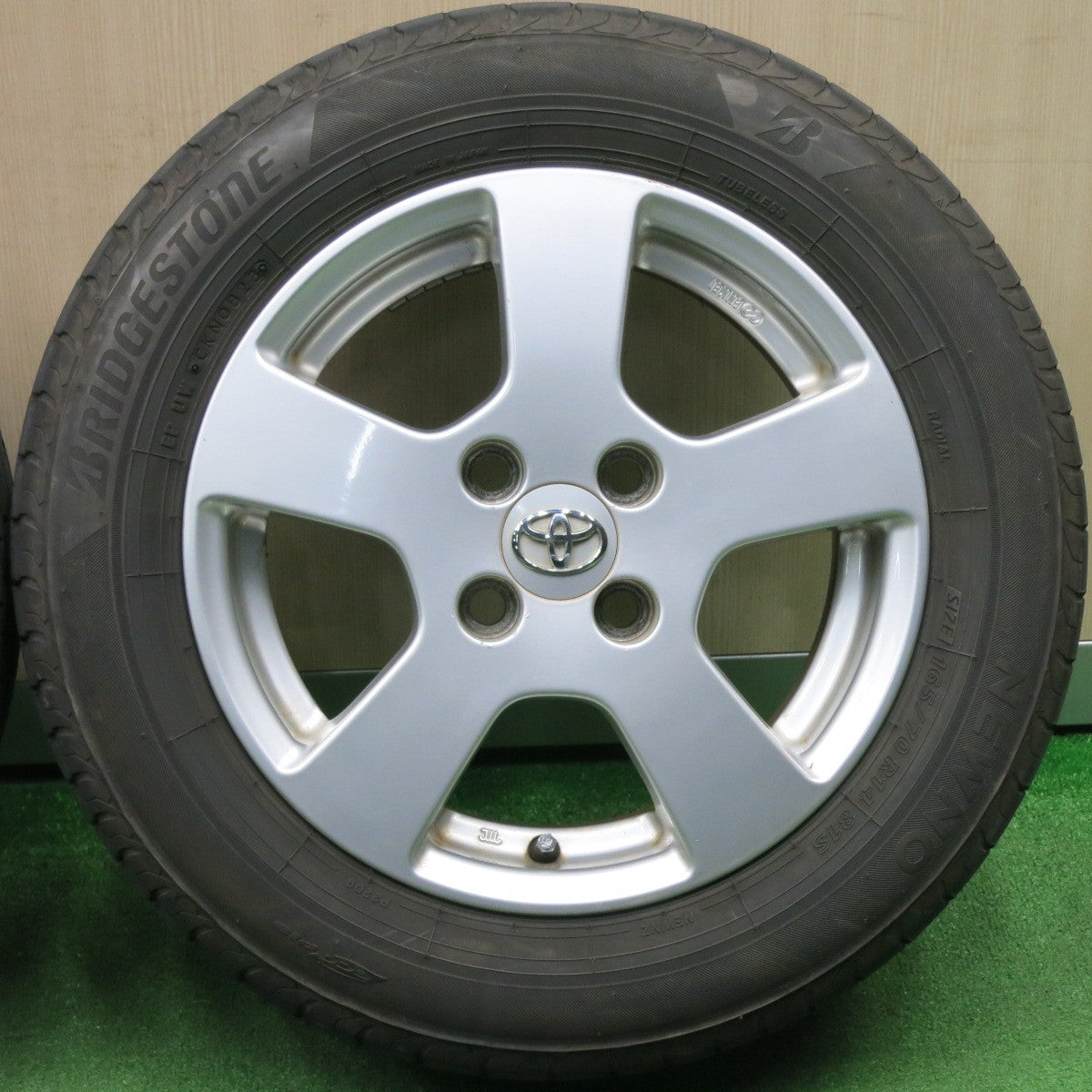 [送料無料] 4本価格！23年★トヨタ パッソ ポルテ ヴィッツ 等 純正 ENKEI 165/70R14 ブリヂストン NEWNO 14インチ エンケイ PCD100/4H★5010205NJノ