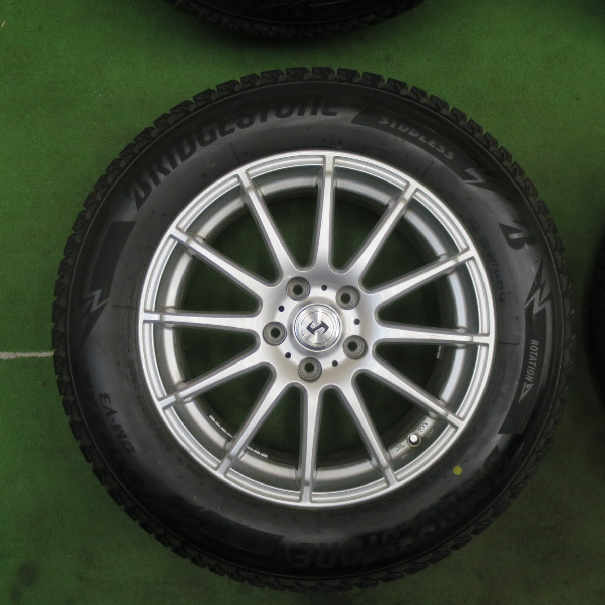 バリ溝！24年！キレイ！9.5分★スタッドレス 225/65R17 ブリヂストン ブリザック DM-V3 社外 アルミ 17インチ PCD114.3/5H★6040606TTス