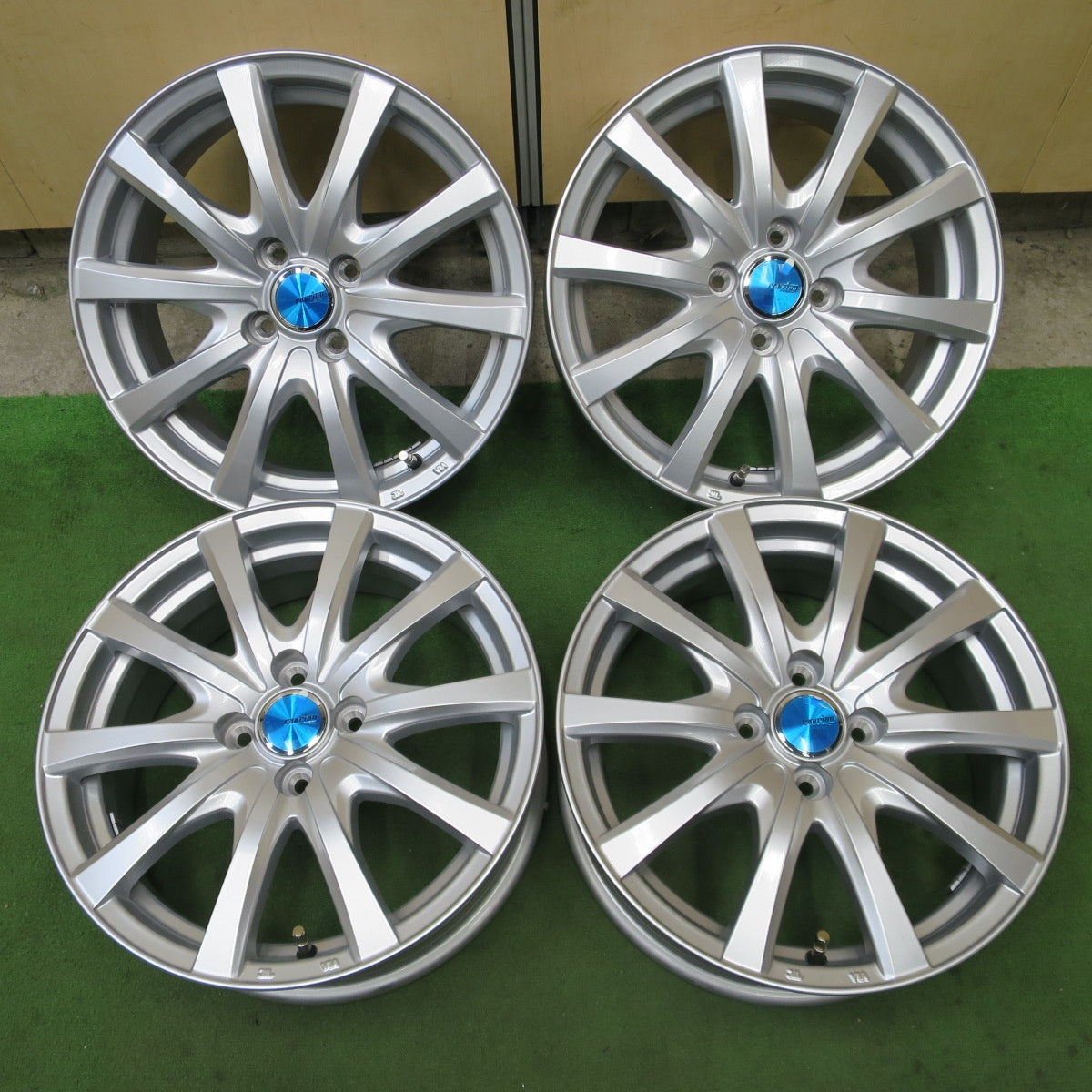 未使用★ravrion RS01 weds 16インチ ホイール ラブリオン ウェッズ 16×6J PCD100/4H★6032705NGホ