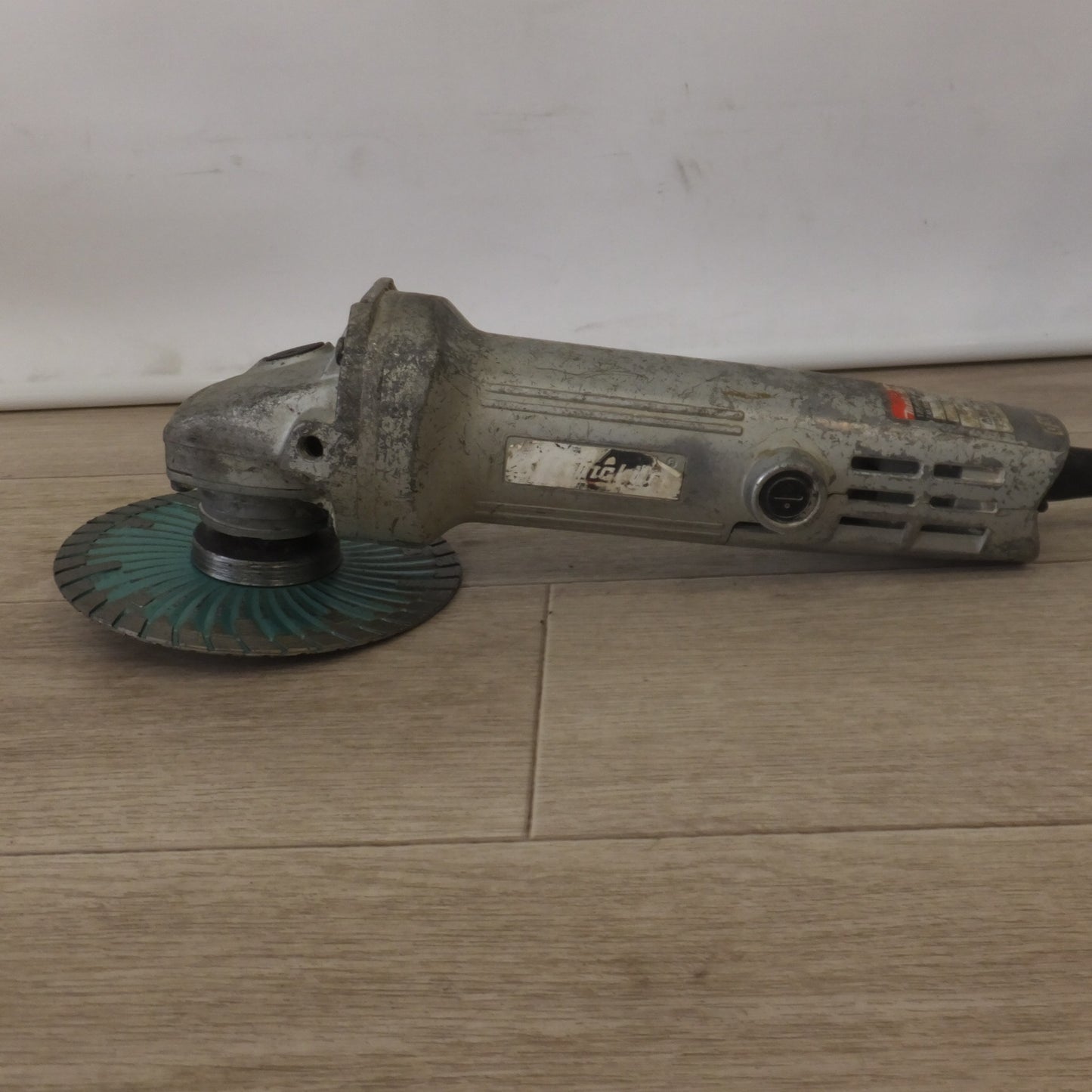 [送料無料] ★マキタ makita 125mm ディスクグラインダ 9532　100V 720W 50-60Hz★