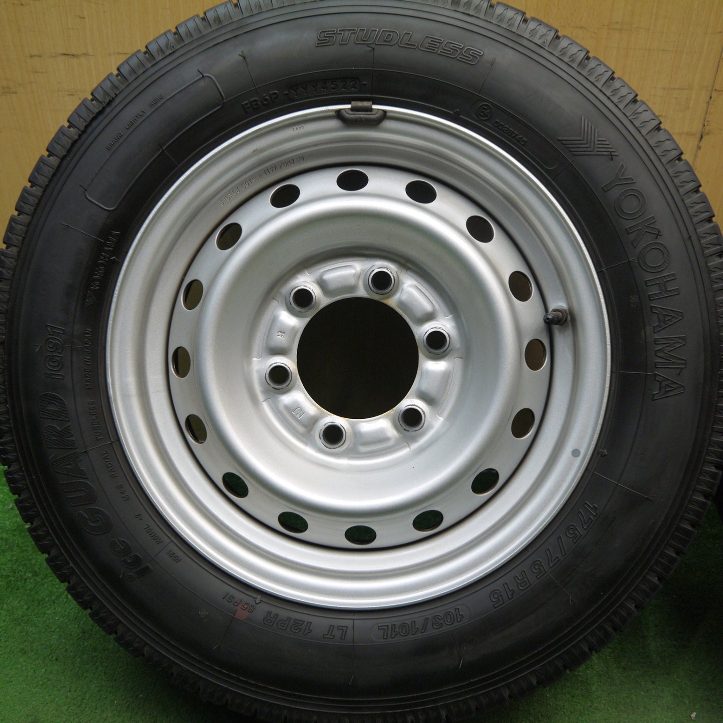 バリ溝！22年！キレイ！9.5分！2本★スタッドレス 175/75R15 ヨコハマ アイスガード iG91 スチール 15インチ PCD139.7/6H★5082603Hス