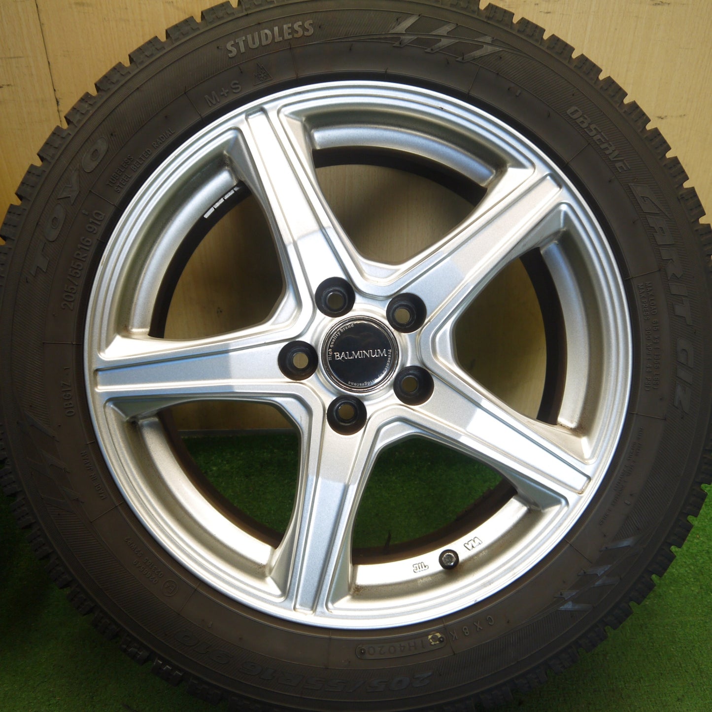 バリ溝！キレイ！9.5分◎インプレッサ 等 205/55R16 スタッドレス トーヨー オブザーブ ガリット GIZ BALMINUM VR5 バルミナ 16インチ PCD100/5H◎6081801Hス