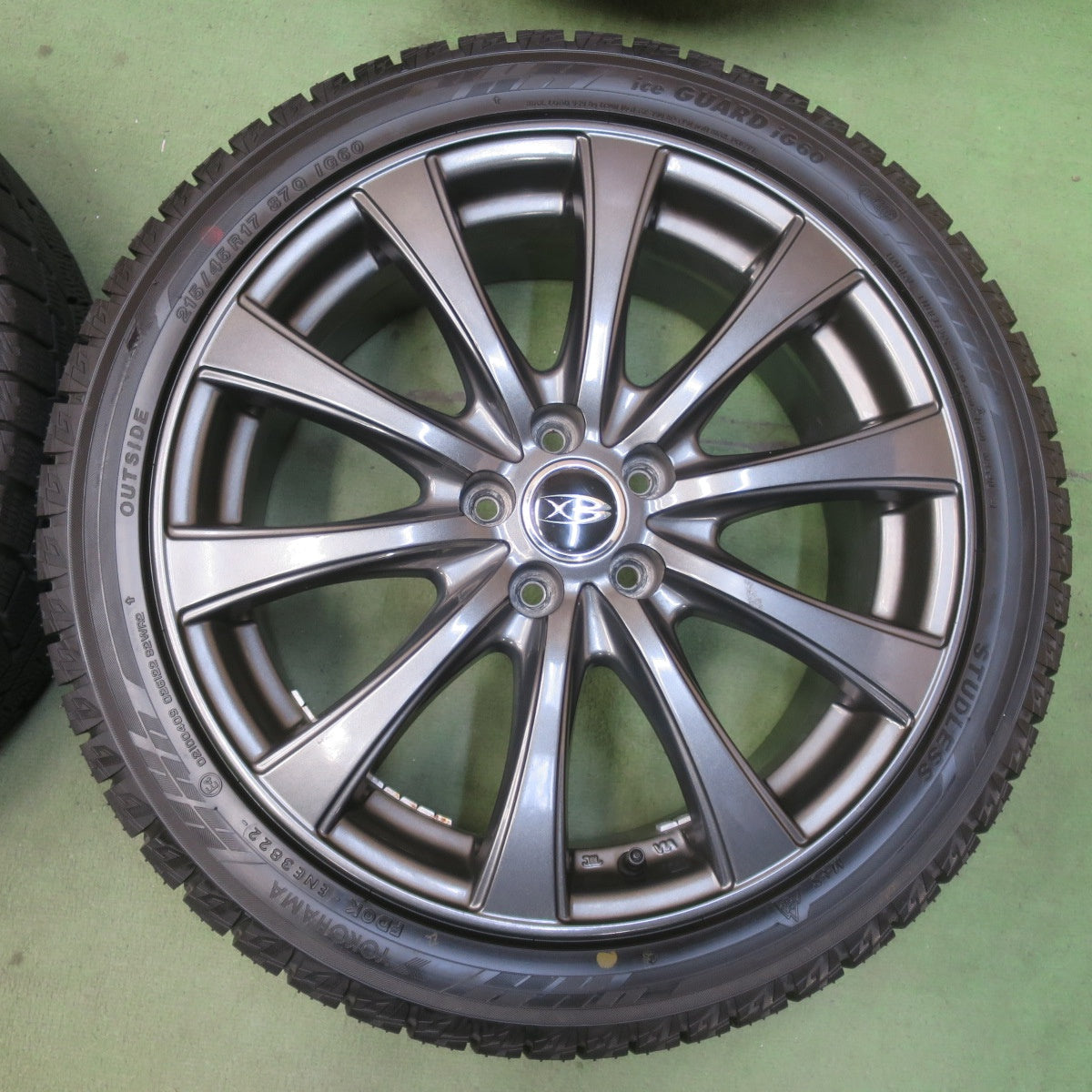 バリ溝！22年！9.5分以上★プリウス 等 215/45R17 スタッドレス ヨコハマ アイスガード iG60 Exsteer エクスター 17インチ PCD100/5H★6051810イス