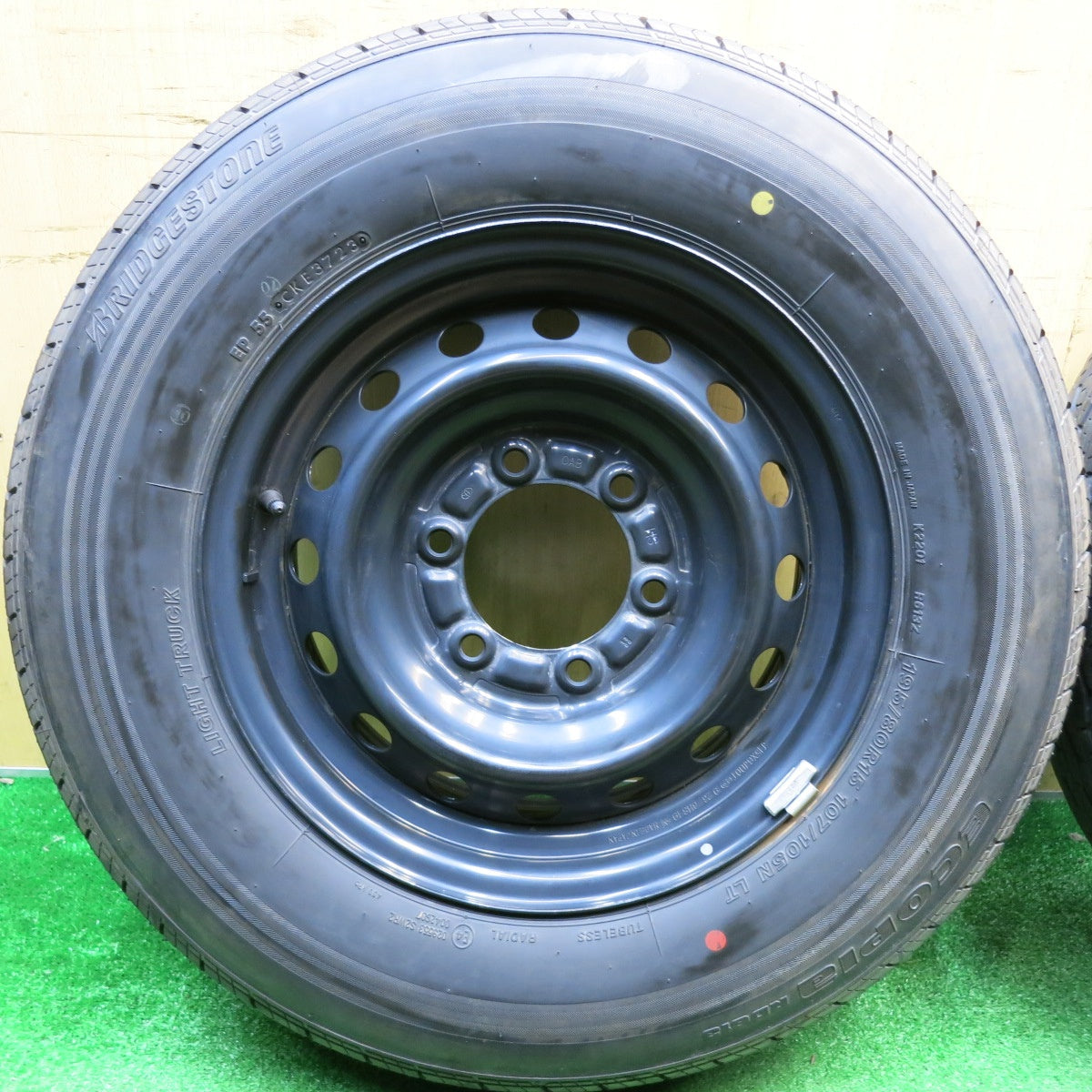 ほぼ未使用！23年！キレイ★トヨタ ハイエース 純正 スチール 195/80R15 107/105N ブリヂストン エコピア RD613 15インチ PCD139.7/6H★6010303HAノ