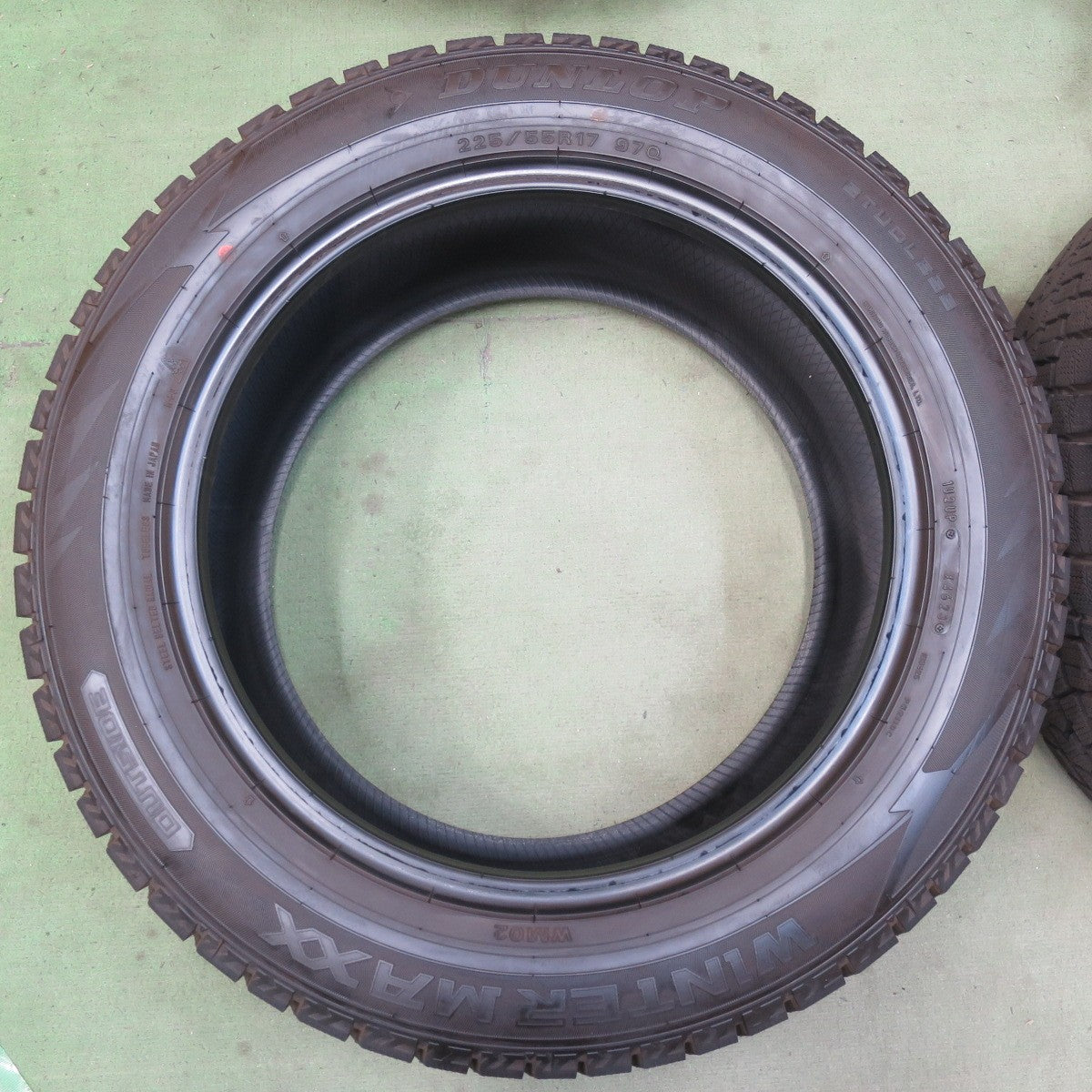 バリ溝！23年！9.5分★スタッドレス 225/55R17 ダンロップ ウインターマックス WM02 タイヤ 17インチ ヴェゼル フォレスター XV アウトバック 等★6061803イスタ