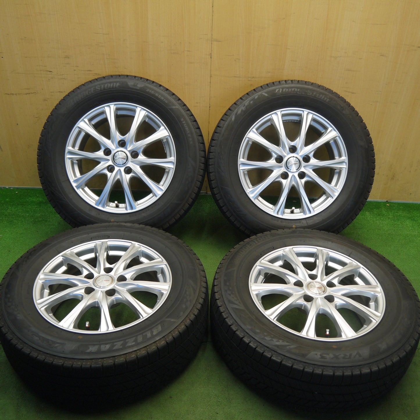 バリ溝！24年！キレイ！9.5分以上◎スタッドレス 215/65R16 ブリヂストン ブリザック VRX3 JOKER ジョーカー 16インチ PCD114.3/5H◎6070102Hス
