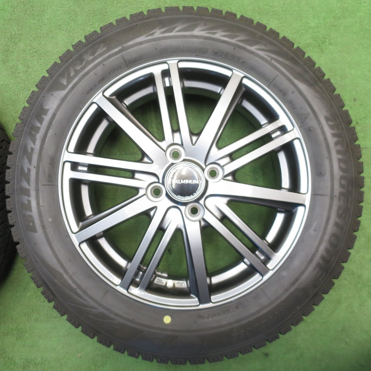 バリ溝！23年！キレイ！9分★スタッドレス 175/65R15 ブリヂストン ブリザック VRX2 BALMINUM BR10 バルミナ 15インチ PCD100/4H★6032907NJス