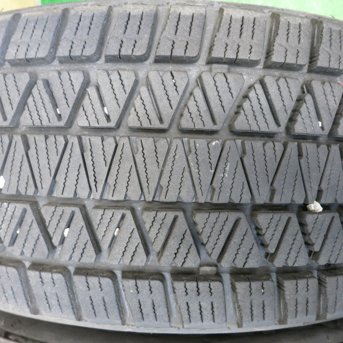 バリ溝！22年！9分★スタッドレス 225/65R17 ブリヂストン ブリザック DM-V3 Fang ファング 17インチ PCD114.3/5H★5120401HAス