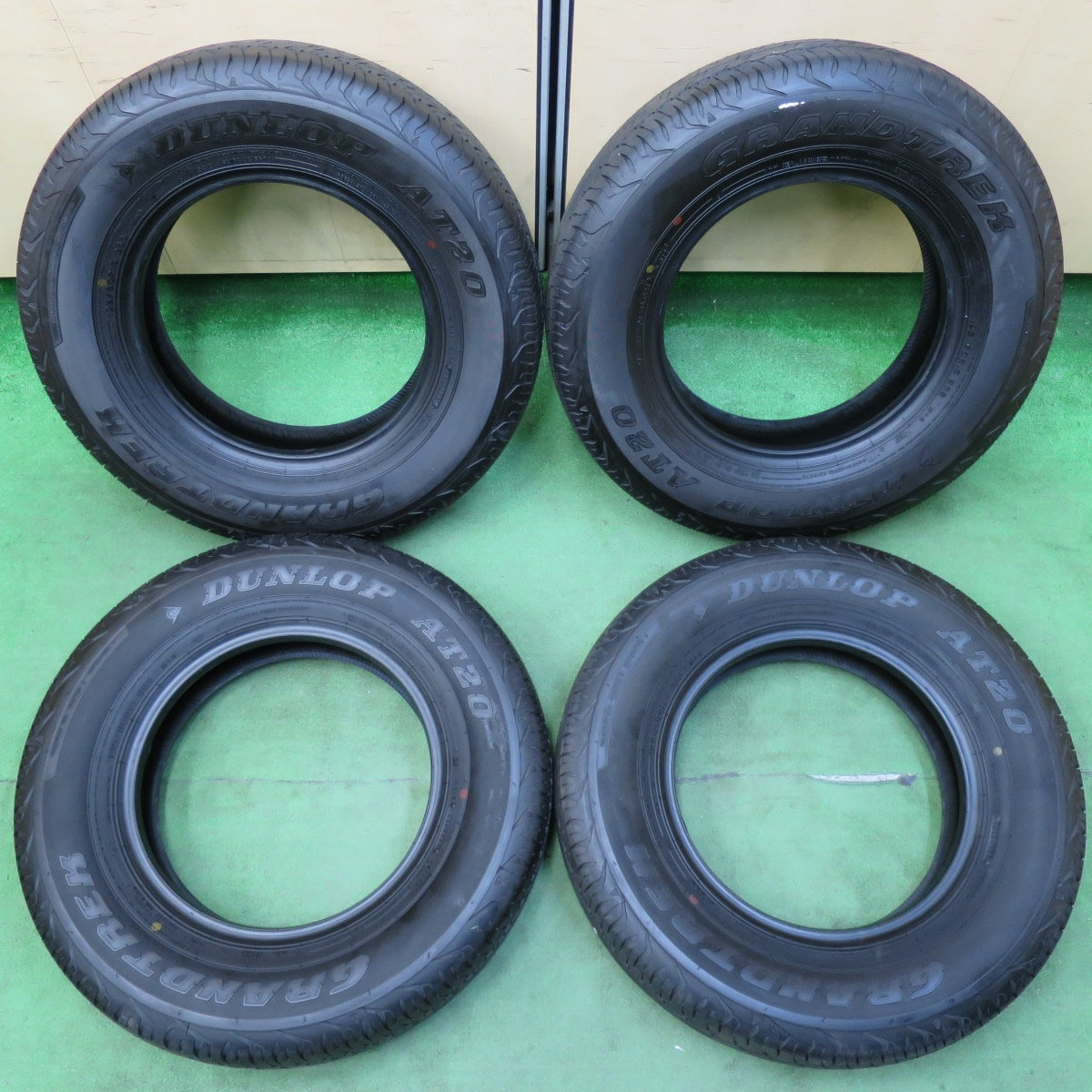 [送料無料] 新車外し！23年★ジムニー シエラ 等 195/80R15 ダンロップ AT20 グラントレック タイヤ 15インチ★4112911イノタ