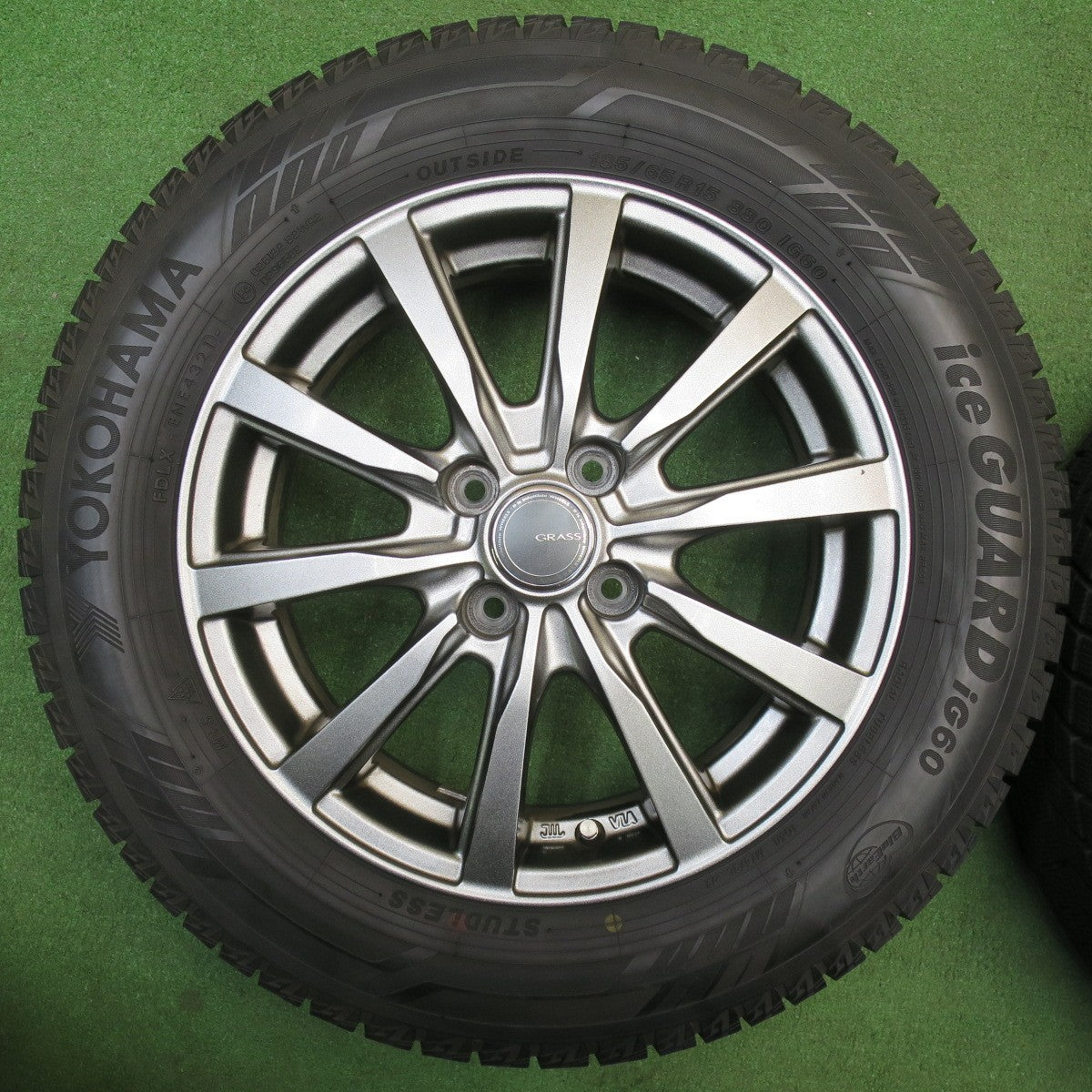 バリ溝！キレイ！9.5分以上★スタッドレス 185/65R15 ヨコハマ アイスガード iG60 GRASS グラス 15インチ PCD100/4H★6021004NJス