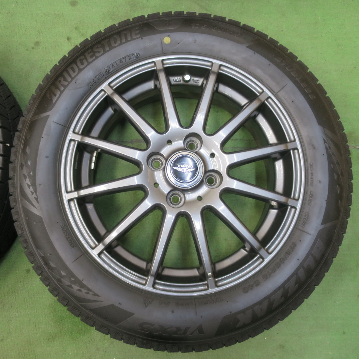 バリ溝！22年！キレイ！9.5分★スタッドレス 175/65R15 ブリヂストン ブリザック VRX3 TEAD テッド 15インチ PCD100/4H★6012007イス