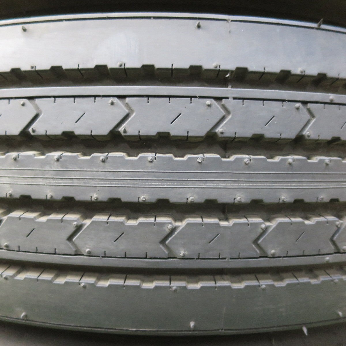 バリ溝！ほぼ10分！6本★トラック タイヤ 215/70R17.5 123/121J ダンロップ SP330K 17.5インチ★5102006イノタ