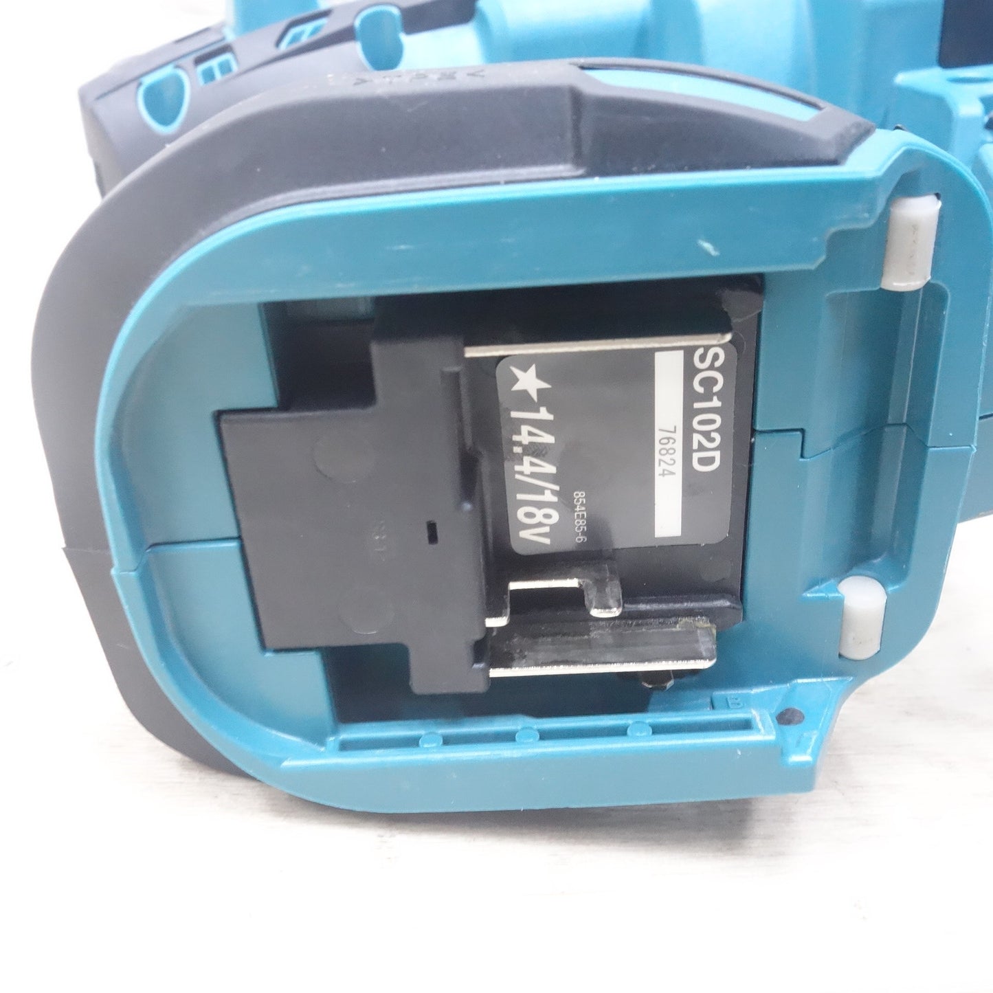 [送料無料] キレイ◆マキタ 充電式 全ネジ カッタ SC102D 電動 工具 切断機 全ねじ カッター ケース付◆