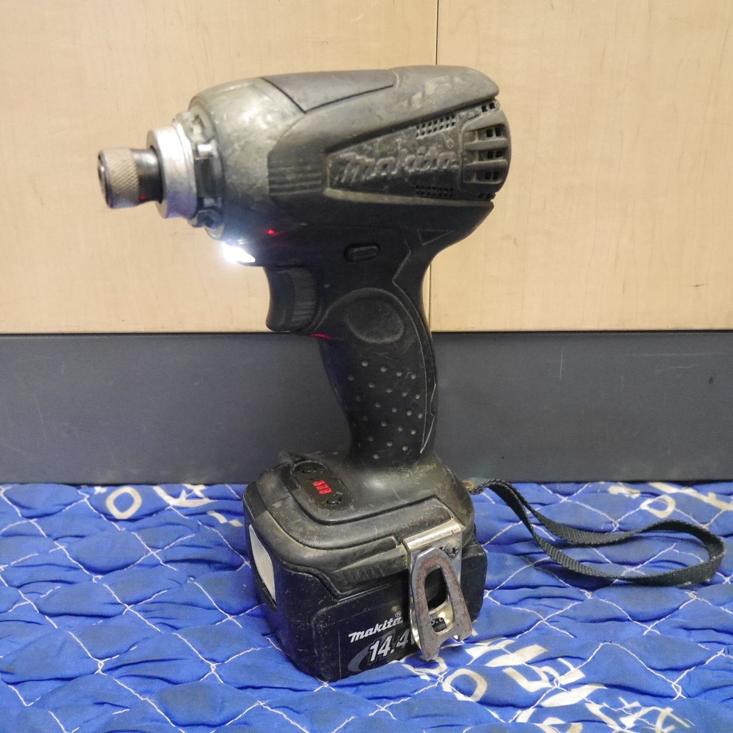 [送料無料] ☆マキタ 充電式 インパクトドライバ TD133D 電動 工具 14.4V コードレス makita☆