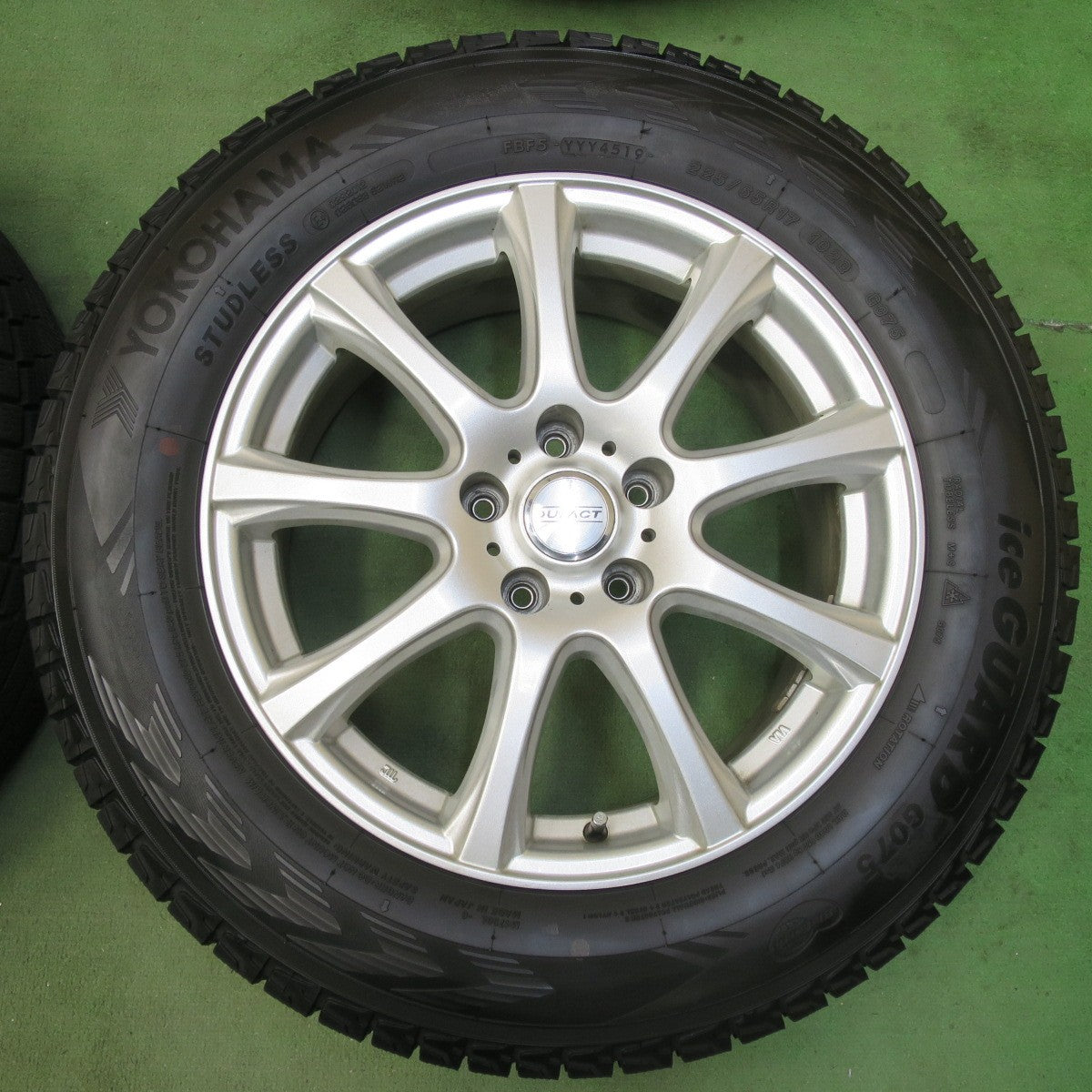 バリ溝！9.5分★スタッドレス 225/65R17 ヨコハマ アイスガード G075 DUFACT デュファクト 17インチ PCD114.3/5H★5102407イス