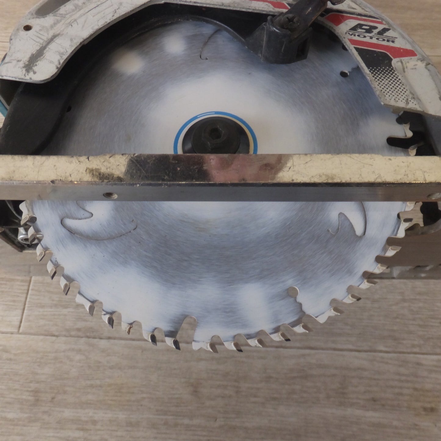 [送料無料] ★マキタ makita 165mm 充電式マルノコ HS631D 18V　155～165mm　木工用 超硬丸ノコ　本体のみ★