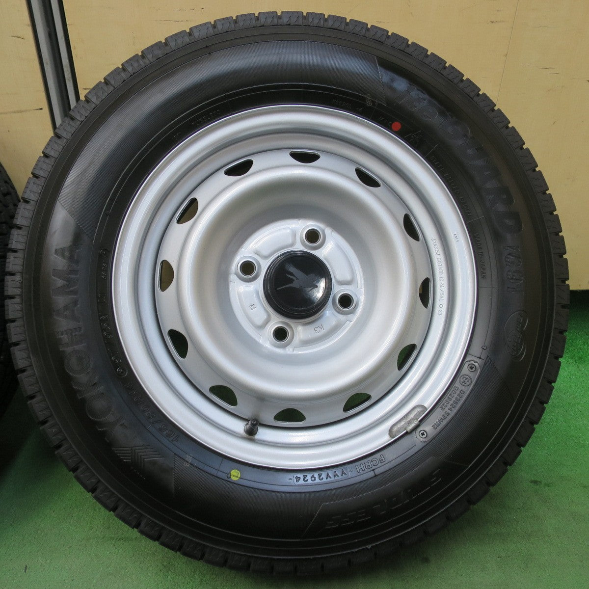 バリ溝！24年！キレイ！9.5分以上★スタッドレス 165/80R14 97/95N ヨコハマ アイスガード iG91 スチール ホイール 14インチ PCD114.3/4H★5111809イス