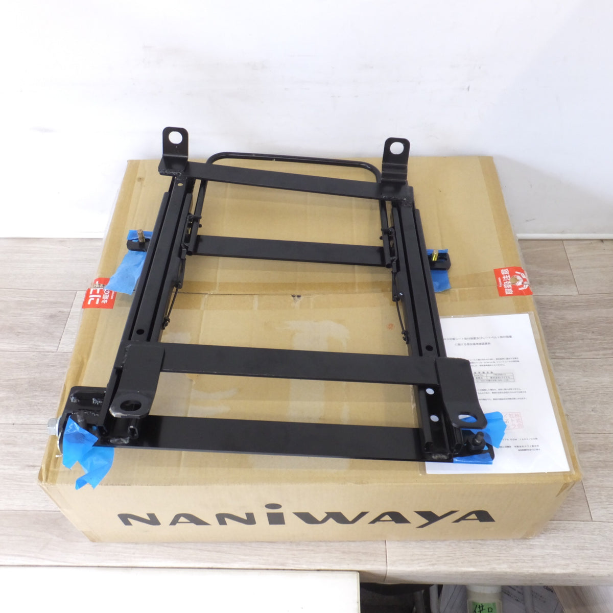 美品★トライアル TRIAL シートレール 助手席用 トヨタ ハイエース TRH214W L RECARO社製シート取付装置★
