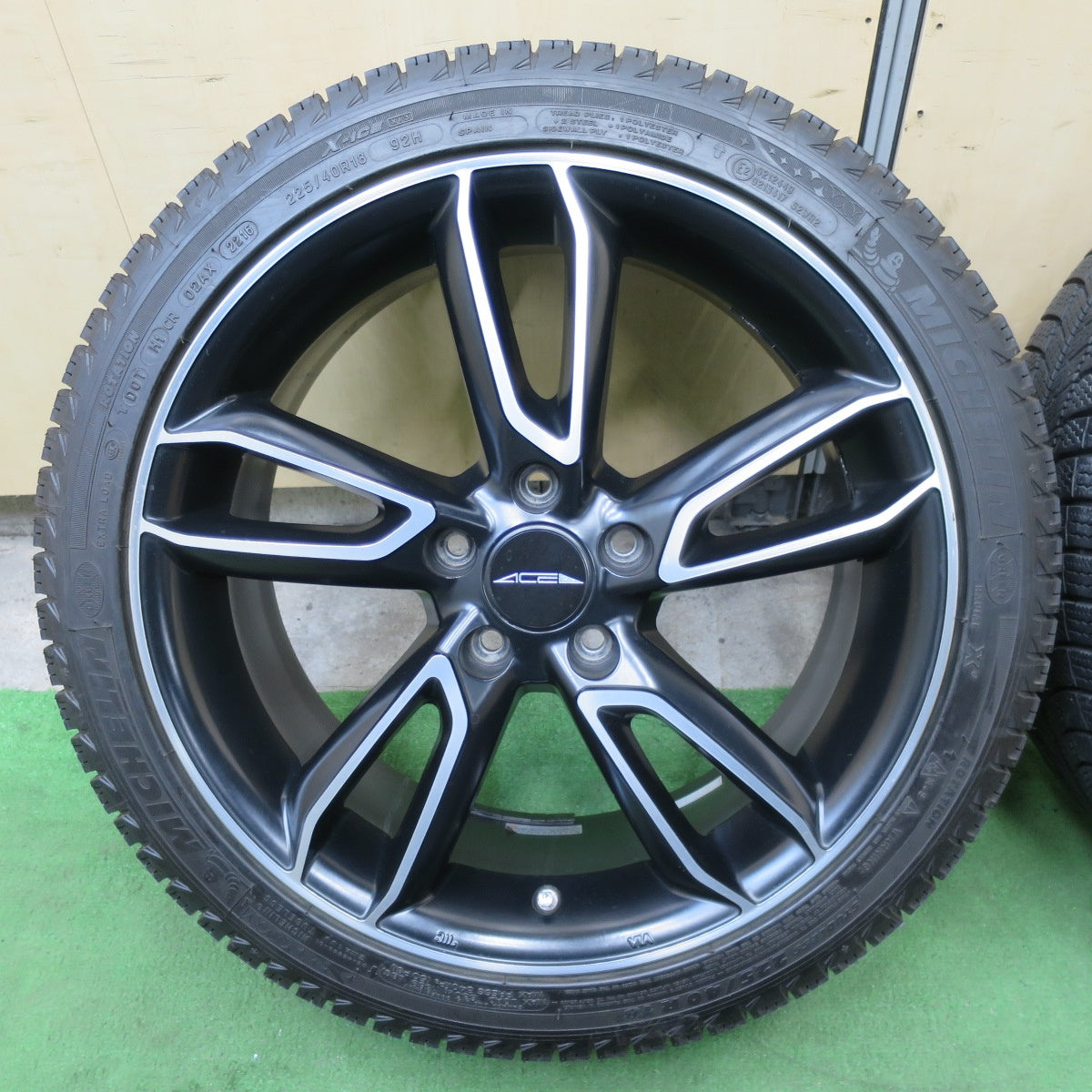 バリ溝！キレイ！9.5分★ワーゲン ゴルフ 等 ACE SCORPIO 225/40R18 スタッドレス ミシュラン X-ICE XI3 スコーピオ 18インチ PCD112/5H★6013110ナス