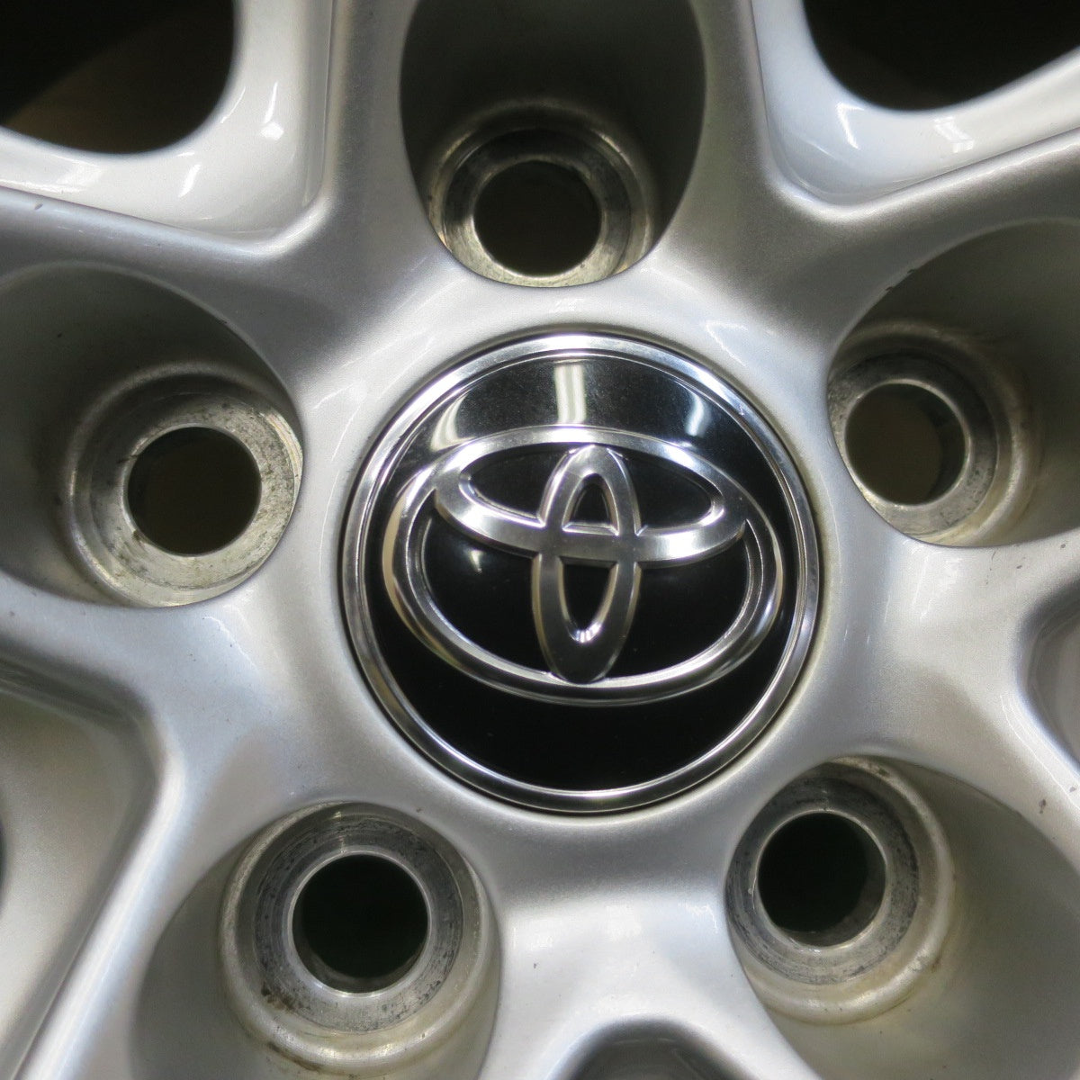 キレイ！21年★トヨタ 50系 RAV4 純正 225/65R17 ブリヂストン アレンザ 001 17インチ PCD114.3/5H★5112404イノ