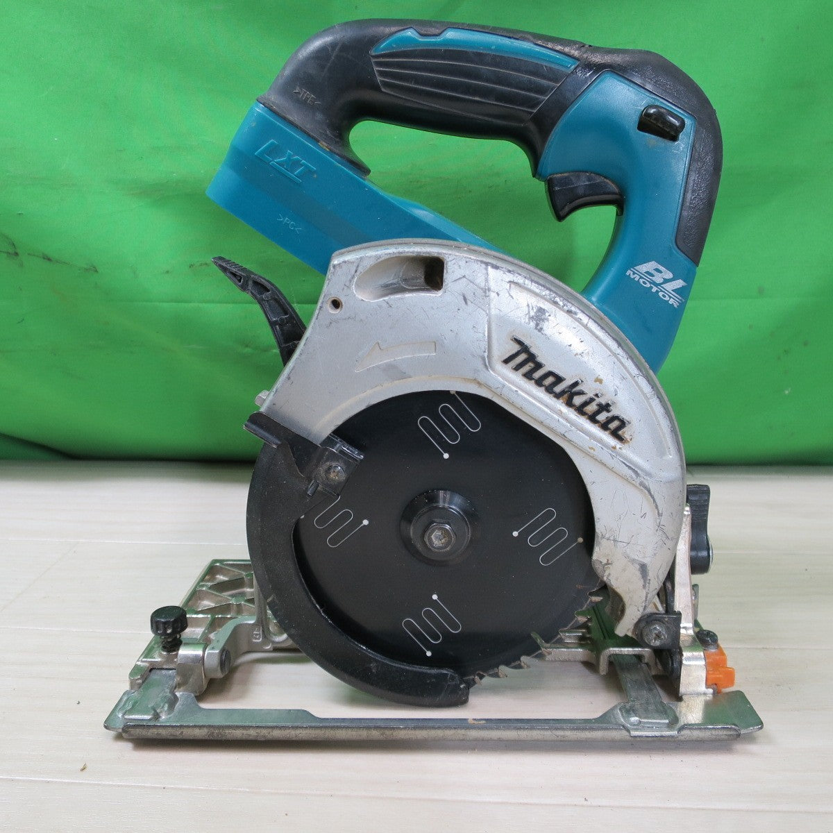 [送料無料] ☆マキタ 125mm 18V 充電式 マルノコ HS471D 本体のみ 丸ノコ 丸のこ 丸鋸 切断機 電動 工具☆