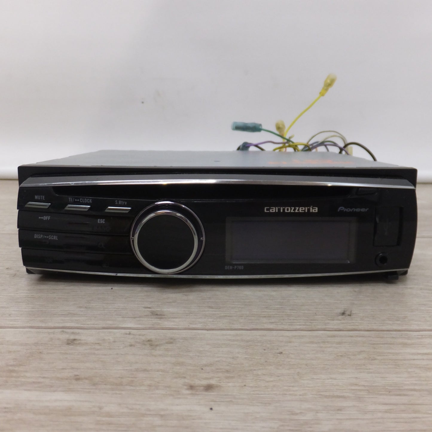 [送料無料] ★カロッツェリア carrozzeria カーオーディオ 1Dメインユニット DEH-P760(31)★