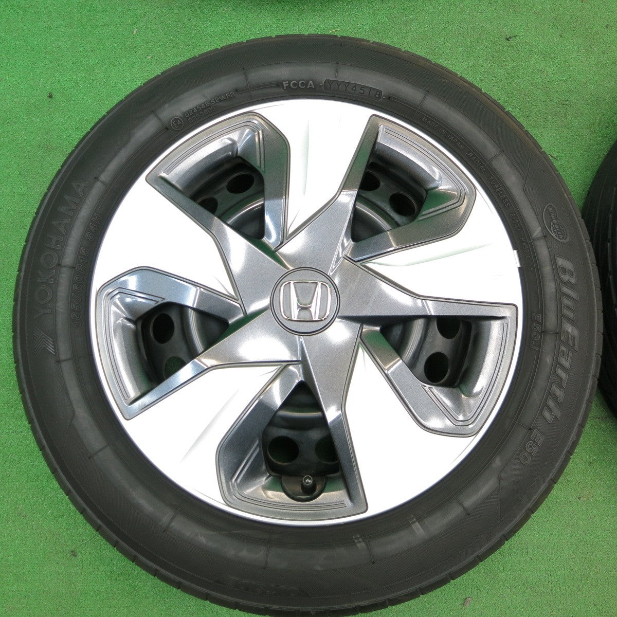 *送料無料* キレイ★ホンダ フィット 純正 スチール 185/60R15 ヨコハマ ブルーアース E50 E50J 15インチ PCD100/4H★4050805ナノ