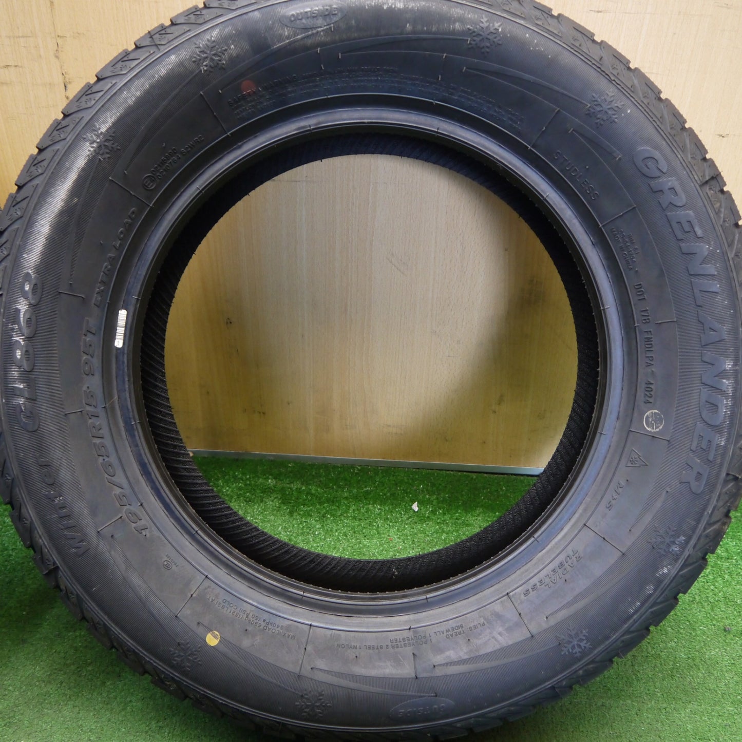 未使用！24年★スタッドレス 195/65R15 グリンランダー ウインター GL868 タイヤ 15インチ プリウス カローラ インプレッサ ノア ヴォクシー ステップワゴン 等★6051201Hスタ