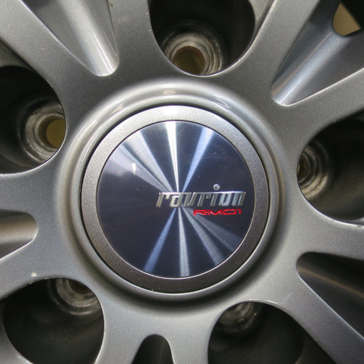 バリ溝！22年！キレイ！9.5分★スタッドレス 225/60R17 ブリヂストン ブリザック VRX2 ravrion RM01 ラブリオン 17インチ PCD114.3/5H★5122401イス