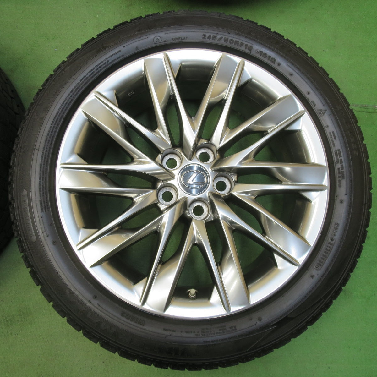 センサー付！バリ溝！21年！キレイ！9.5分★レクサス LS バージョンL 純正 245/50R19 スタッドレス ダンロップ ウインターマックス WM02 19インチ PCD120/5H★5060306イス