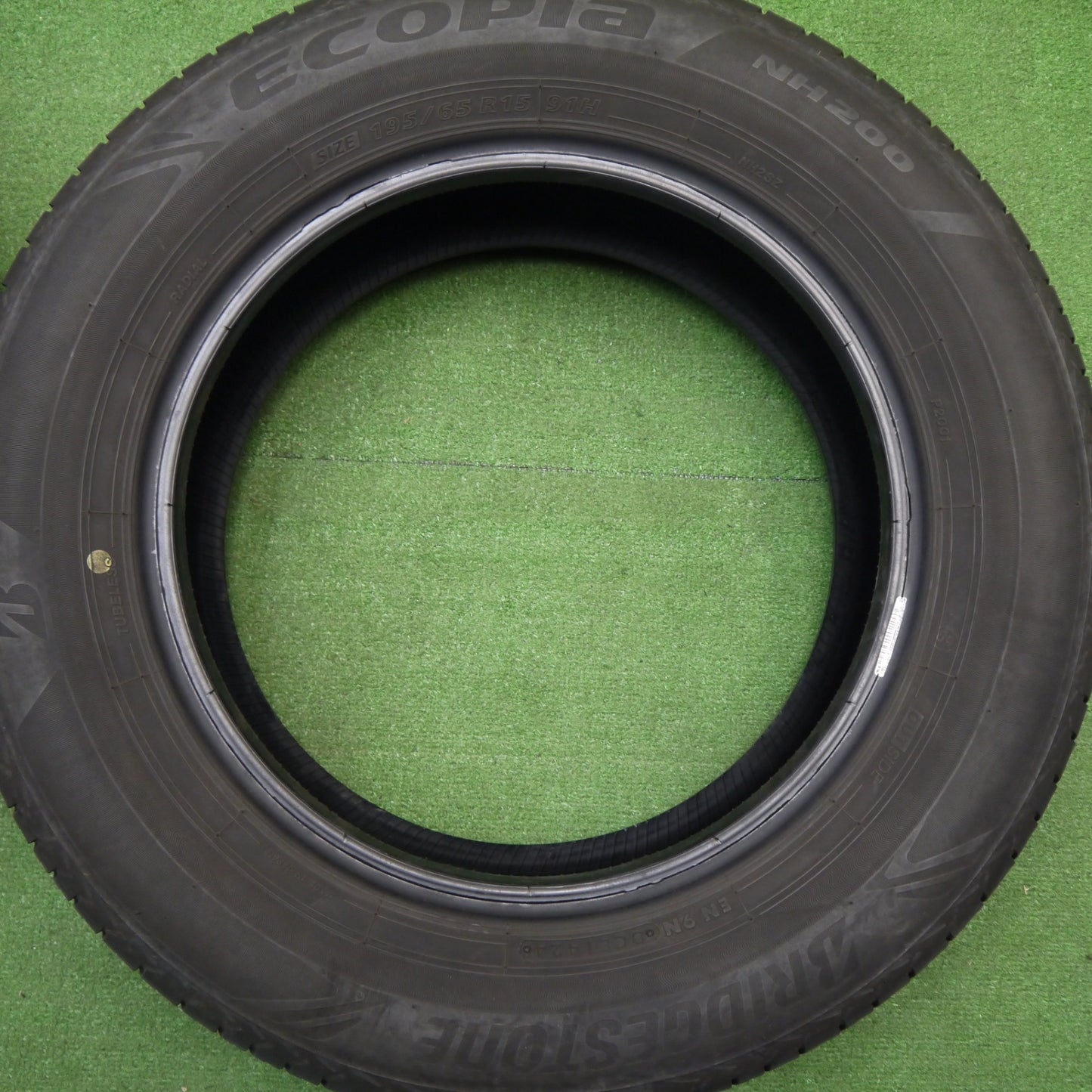 バリ溝！24年！9分★195/65R15 ブリヂストン エコピア NH200 タイヤ 15インチ プリウス ノア ヴォクシー セレナ 等★5122202Hノタ