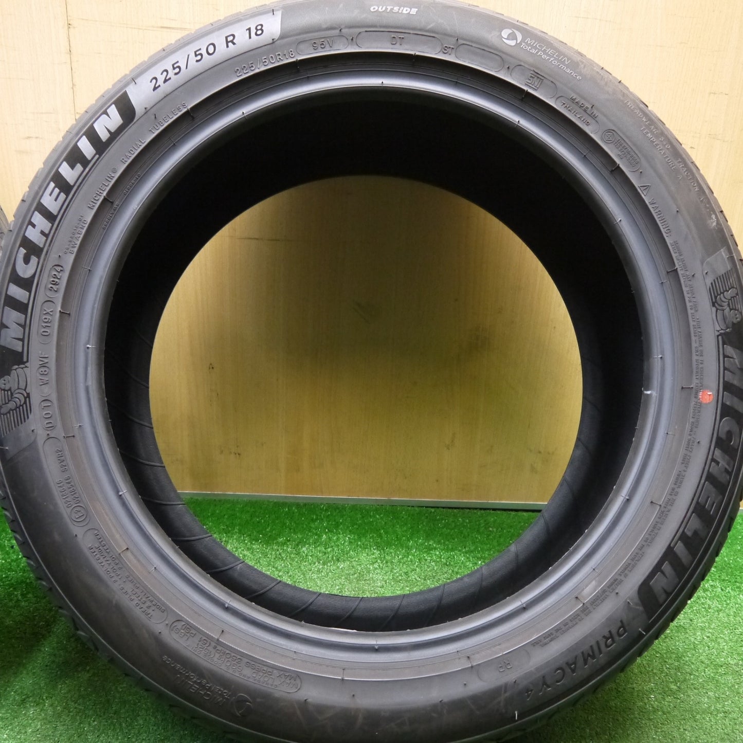 ほぼ新車外し！24年★225/50R18 ミシュラン プライマシー4 PRIMACY4 タイヤ 18インチ カローラクロス C-HR ヴェゼル エスティマ 等★5121702Hノタ