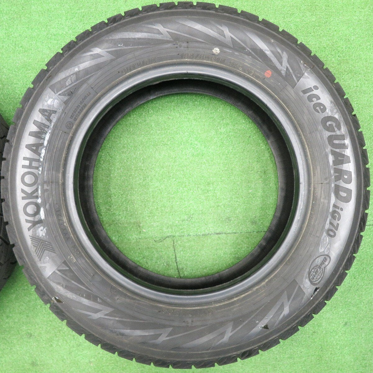 バリ溝！21年！9.5分以上★スタッドレス 195/65R15 ヨコハマ アイスガード iG70 タイヤ 15インチ プリウス ノア ヴォクシー セレナ等★4120703NJスタ