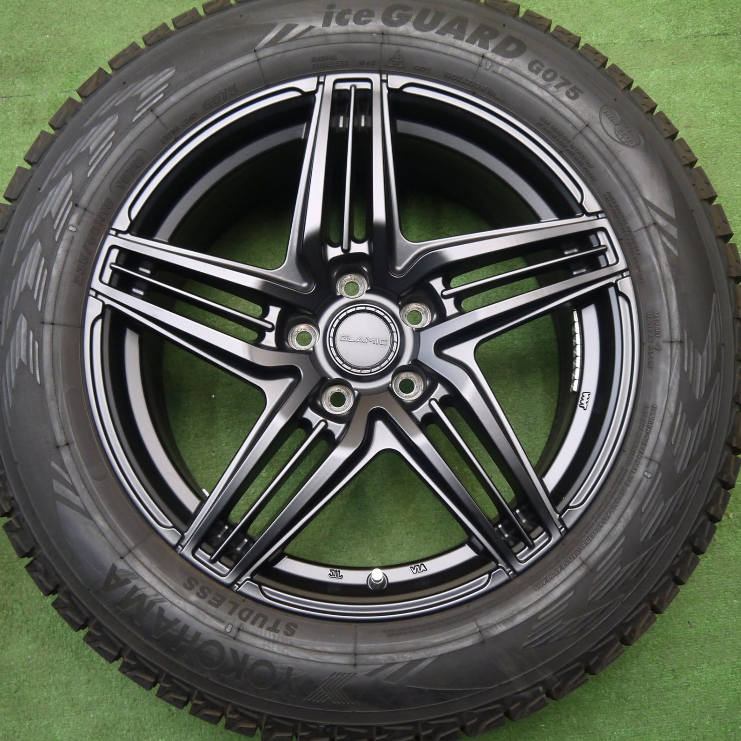 バリ溝！24年！キレイ！9.5分★GLAMIC LX-S 235/60R18 スタッドレス ヨコハマ アイスガード G075 18インチ グラミック PCD114.3/5H★6022501Hス